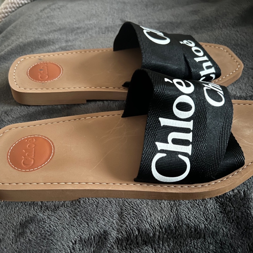 Chloé Logo Printed Slip-On Sandals - Picture 2 of 3